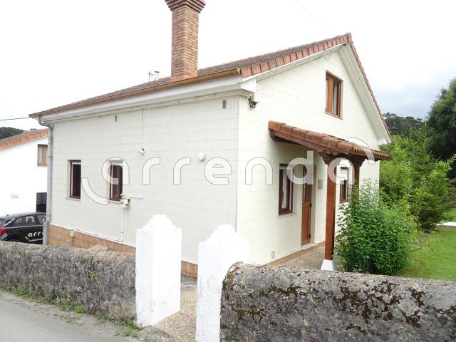 Casa-chalet en Alquiler en Barrio la Barqueria en Marina de Cudeyo