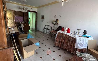 Sala d'estar de Casa o xalet en venda en Jun amb Terrassa