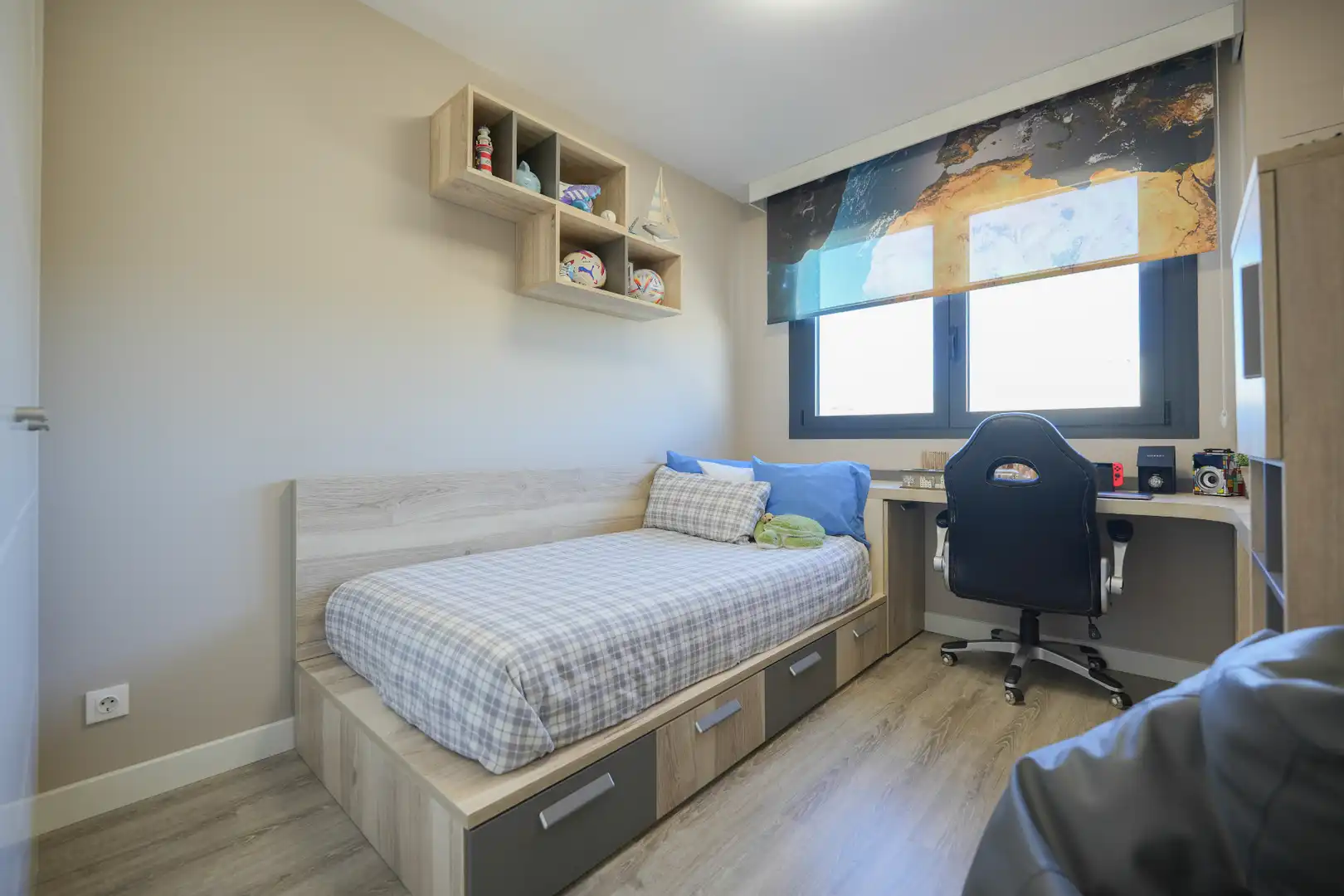 Schlafzimmer von Dachboden zum Verkauf in Valladolid mit Klimaanlage, Heizung und Privatgarten