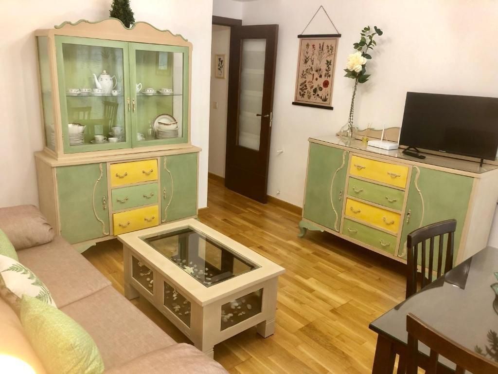 Living room of Flat for sale in Antequera  with Air Conditioner, Parquet flooring and Storage room