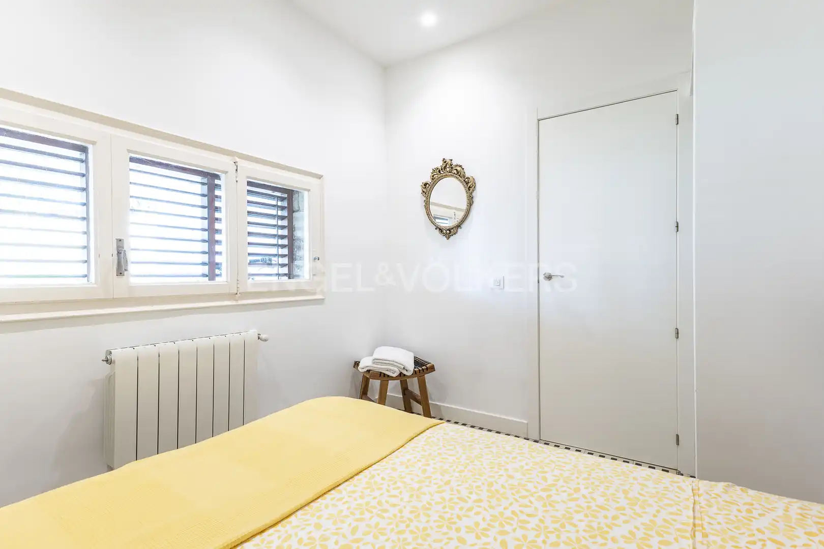 Dormitori de Apartament de lloguer en Caldes d'Estrac amb Calefacció, Jardí privat i Terrassa