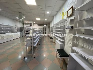 Business premises to rent in El Peso
