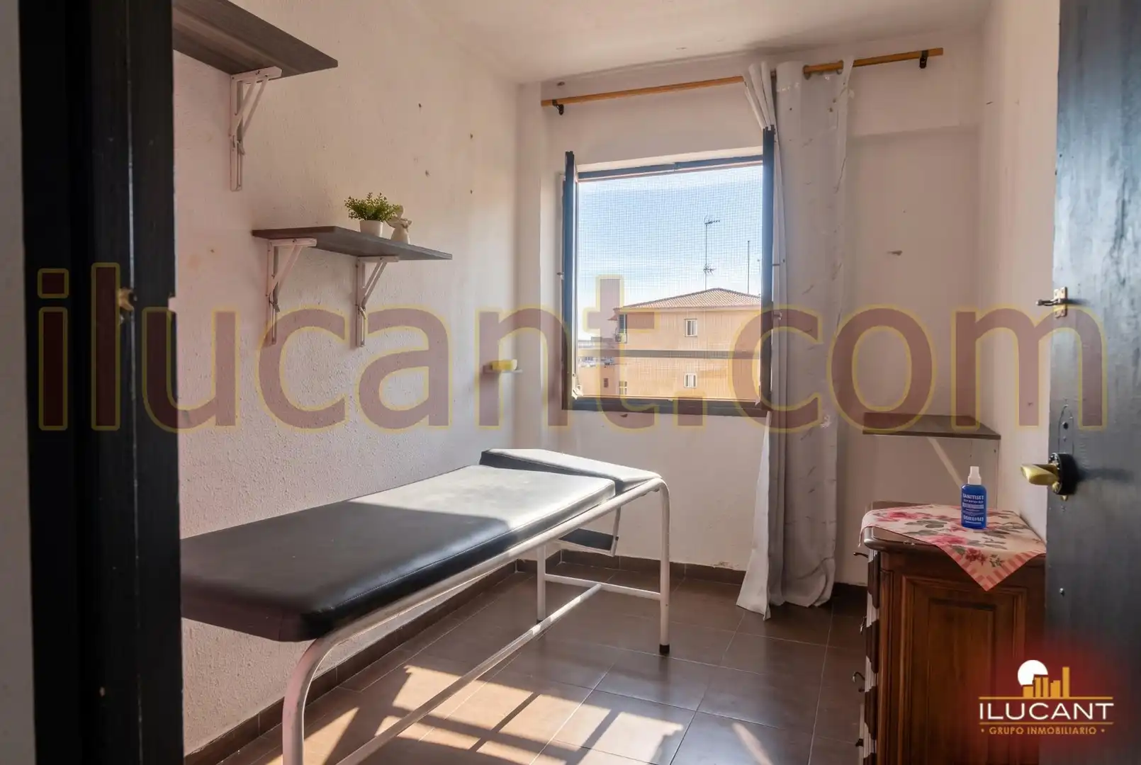 Habitación de Piso en venta en Alicante / Alacant con Balcón