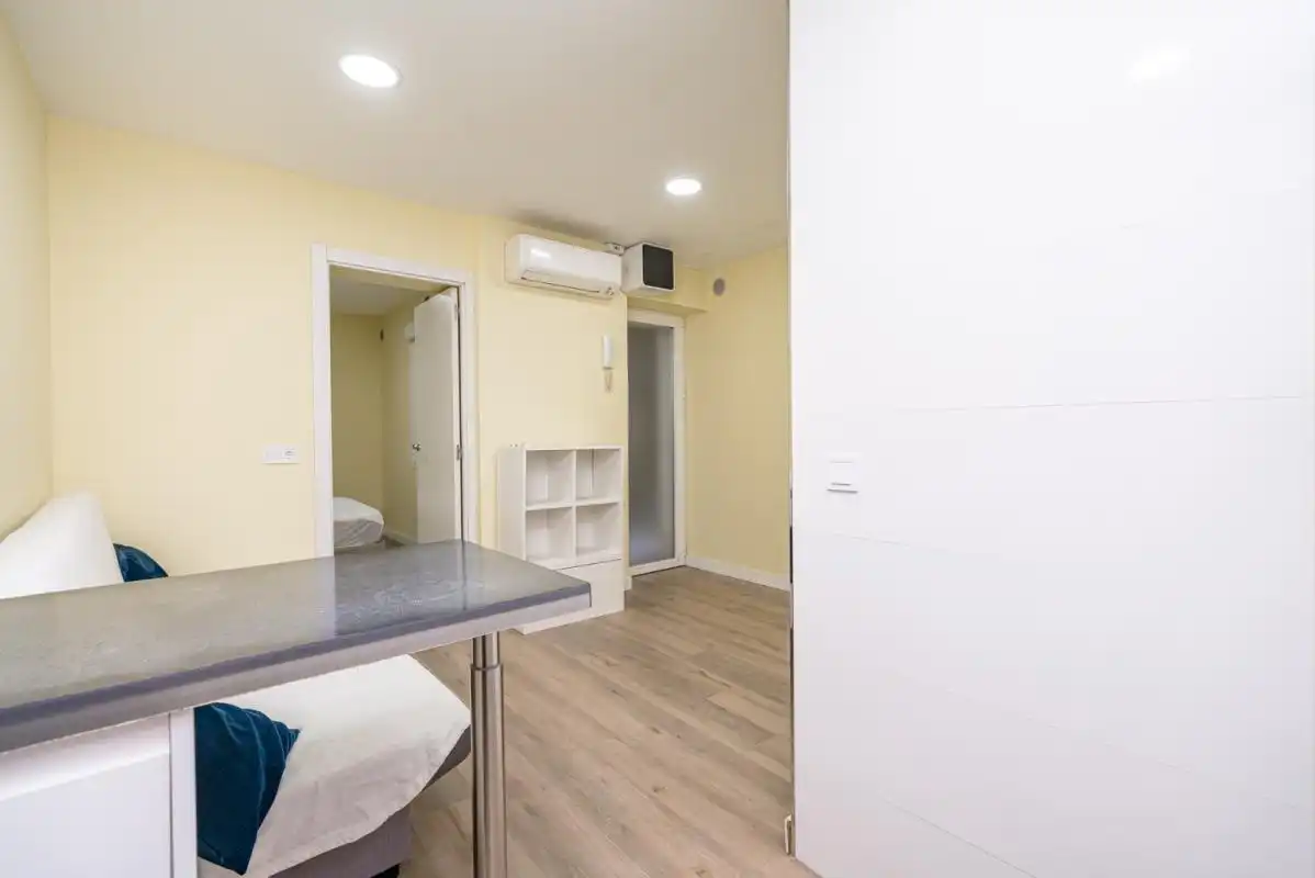 Schlafzimmer von Erdgeschoss zum Verkauf in Madrid mit Klimaanlage, Heizung und Möbliert