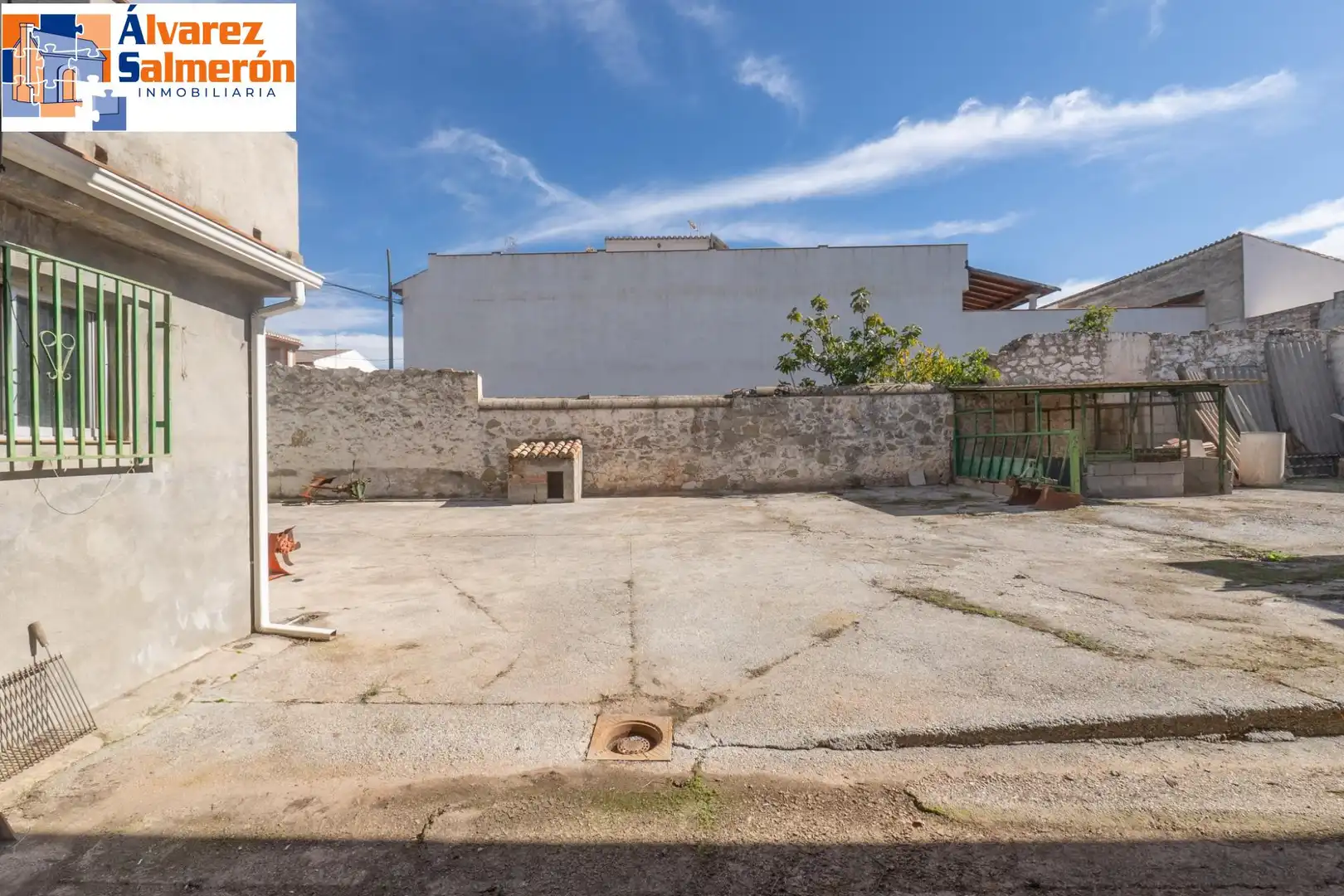 Vista exterior de Casa o xalet en venda en Albolote amb Terrassa i Balcó