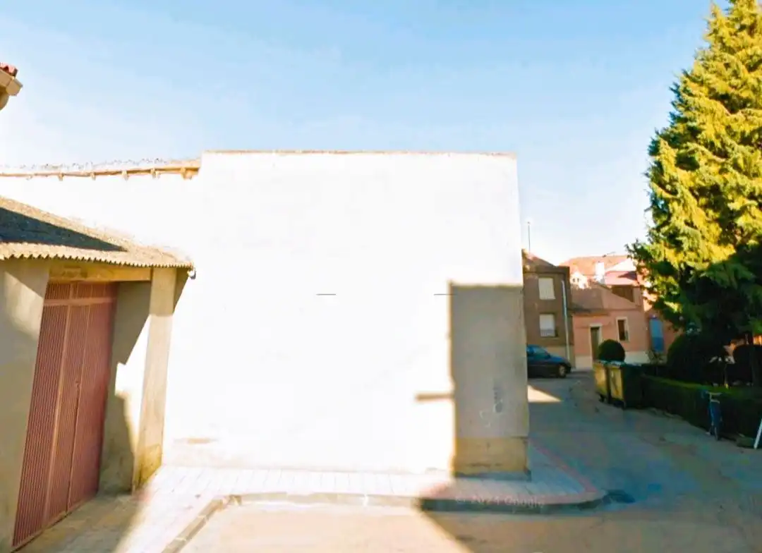 Vista exterior de Finca rústica en venta en Paredes de Nava con Jardín privado y Trastero