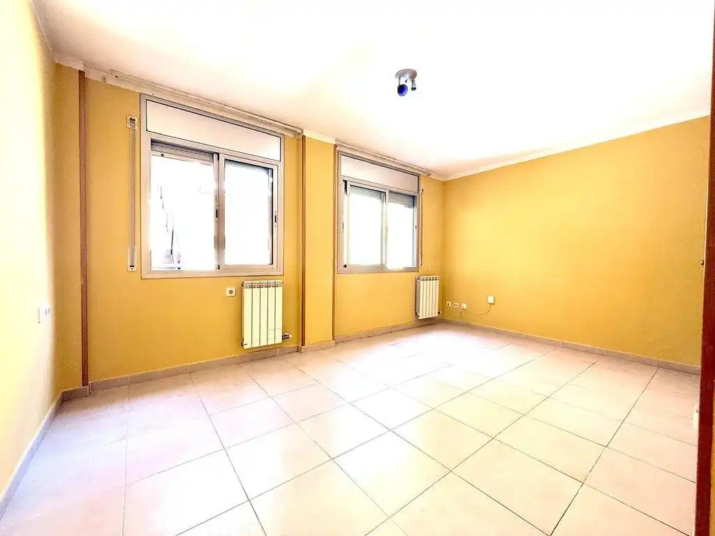 Schlafzimmer von Wohnungen zum Verkauf in Figueres mit Klimaanlage, Heizung und Terrasse