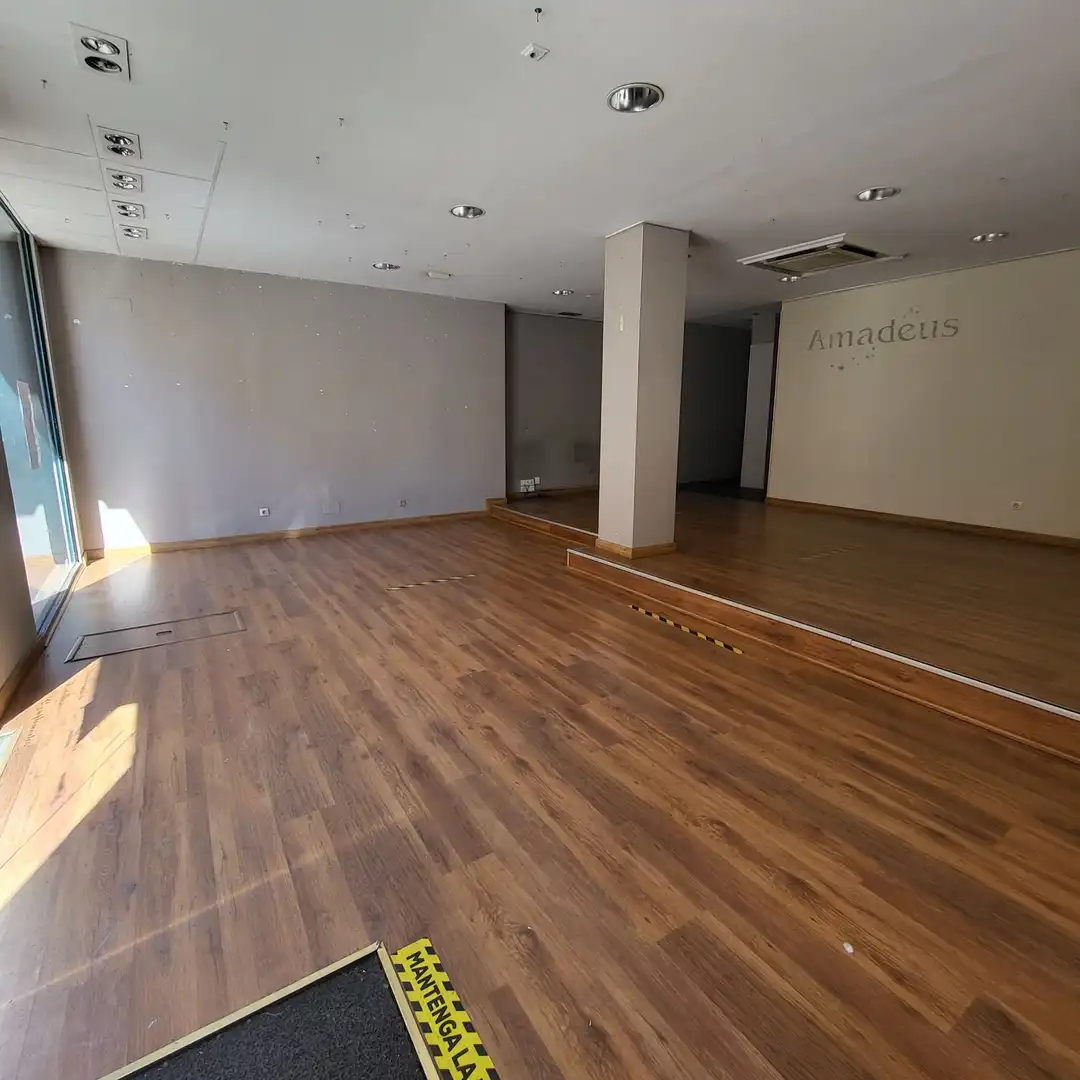 Local comercial en alquiler en Centro, imagen 2