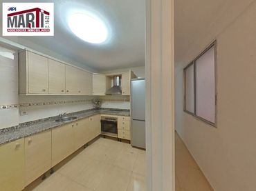Piso con balcón en venta en Centre