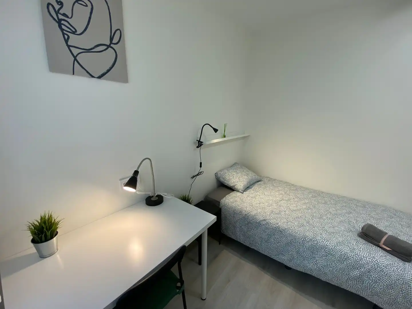 Room in Calle Amos de Escalante, 12, Pueblo Nuevo