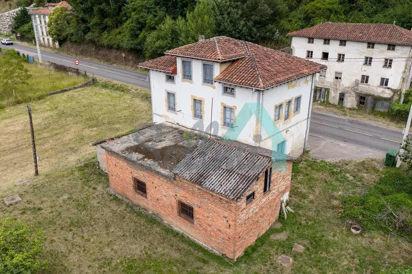 Vista exterior de Casa o chalet en venta en Salas con Calefacción, Jardín privado y Parquet