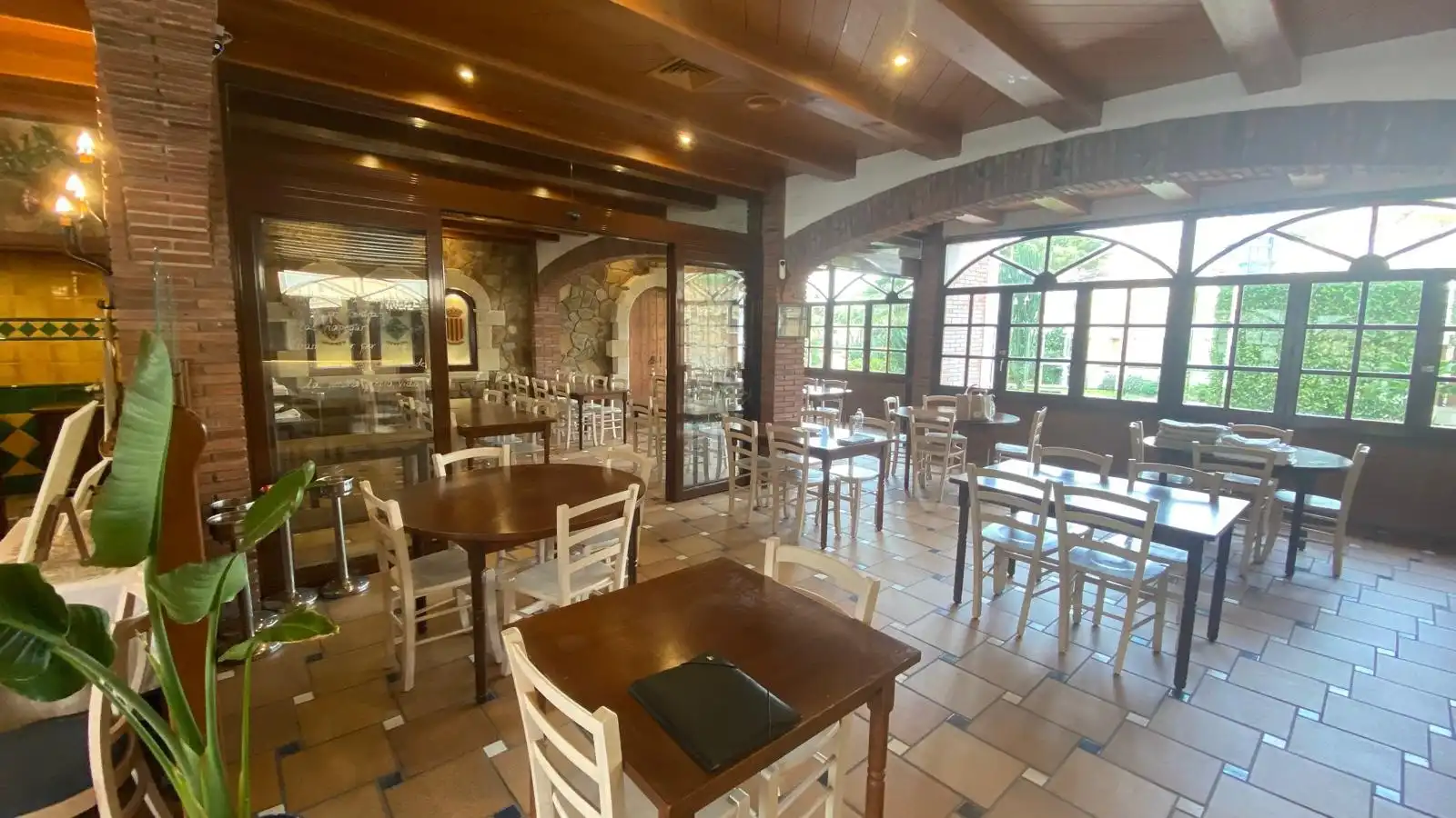 Locale commerciale in cessione a Fenals, imagen 3