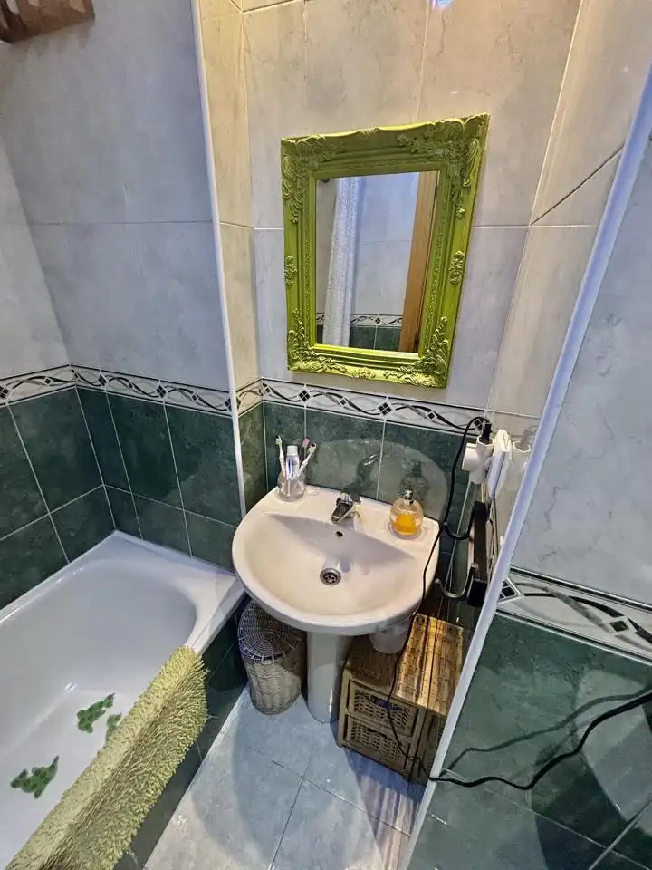 Bathroom of Flat for sale in Zaragoza  with Air Conditioner, Heating and Balcony