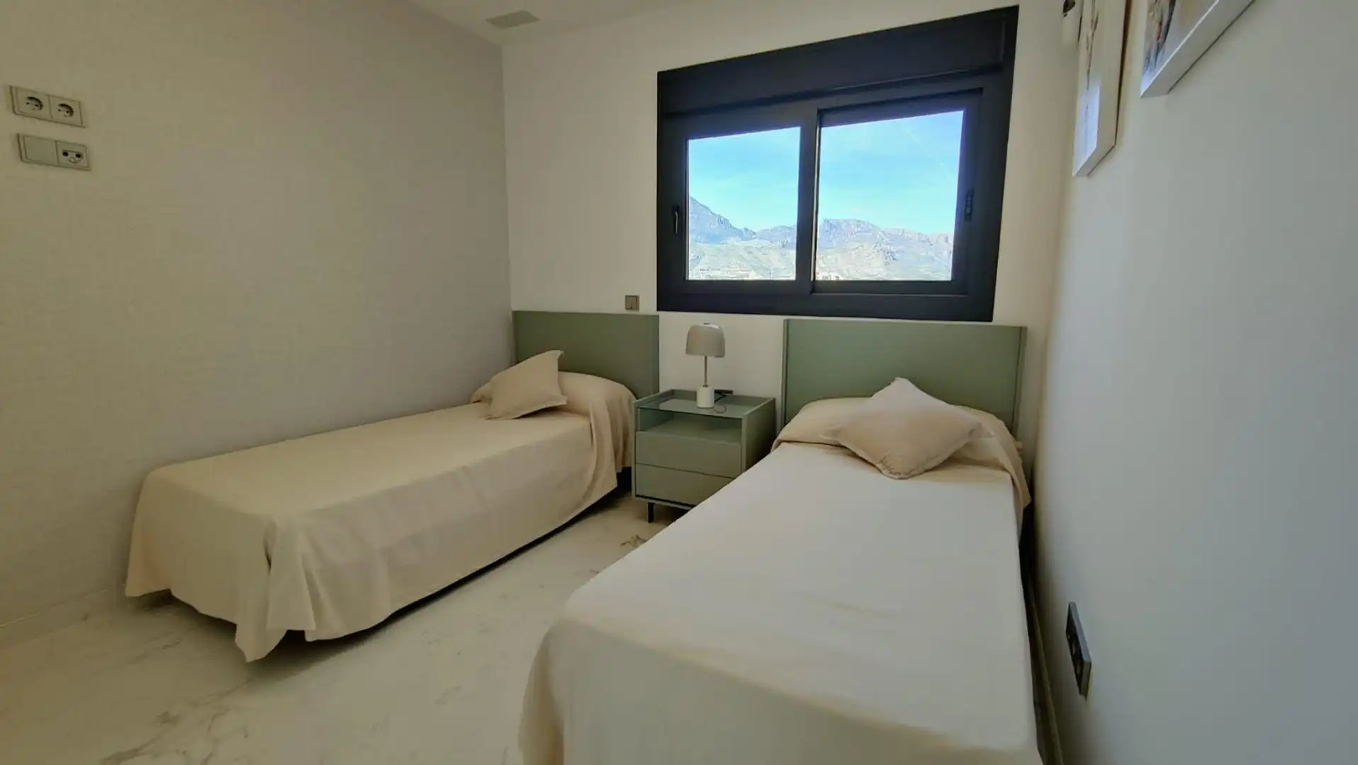 Habitación de Ático en venta en Benidorm con Aire acondicionado, Jardín privado y Terraza