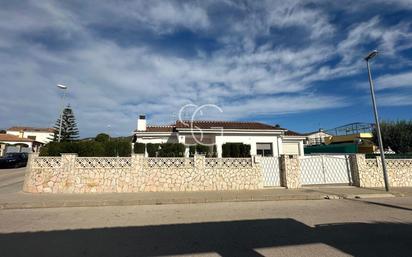 Exterior view of House or chalet for sale in Roda de Berà