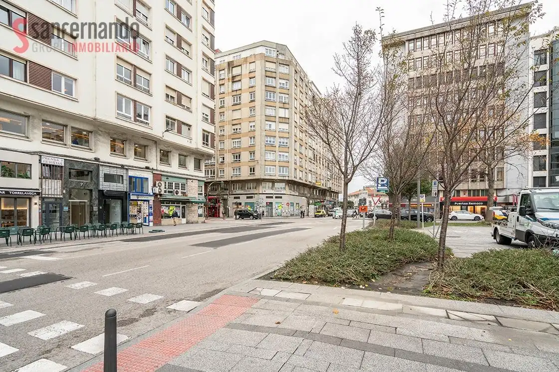 Vista exterior de Pis en venda en Santander amb Calefacció