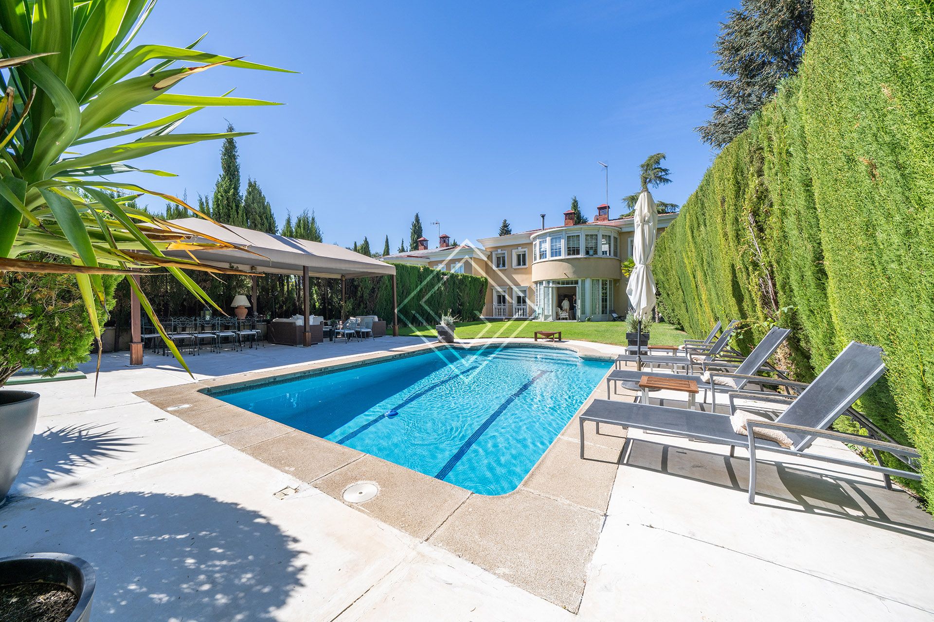 Garden of House or chalet for sale in  Madrid Capital  with Air Conditioner, Heating and Private garden