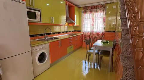 Foto 3 de Casa o xalet en venda a Calle Joaquín Alcalde, 49, Malpartida de Plasencia, Cáceres