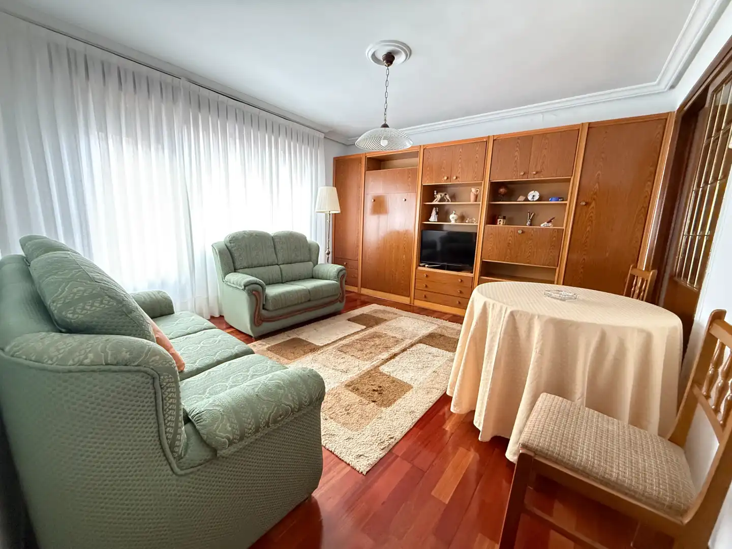 Living room of Flat for sale in Bilbao   with Heating, Terrace and Furnished