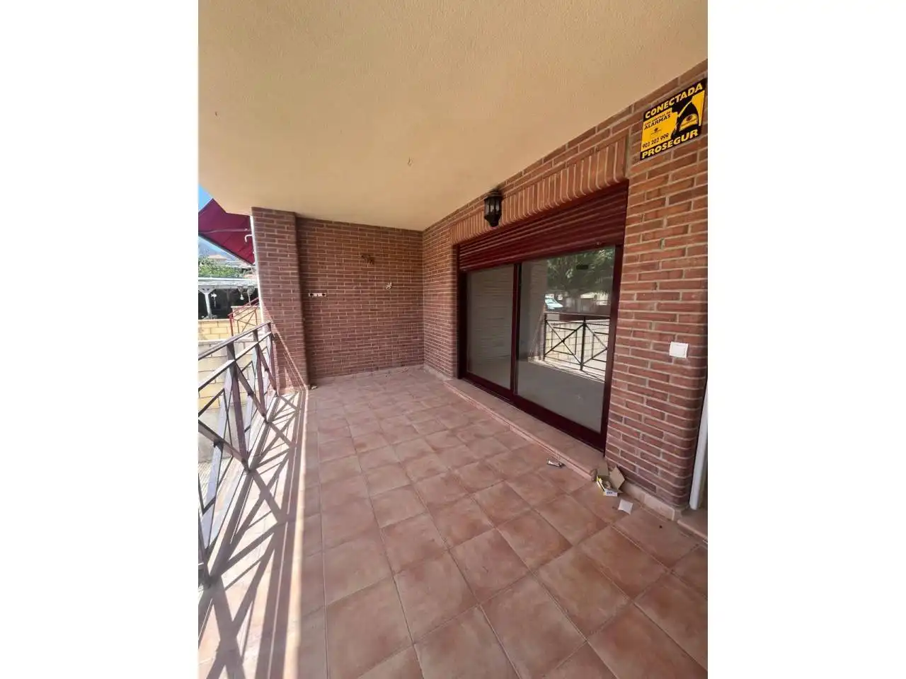 Vista exterior de Casa adosada en venda en La Nucia amb Aire condicionat, Terrassa i Piscina comunitària