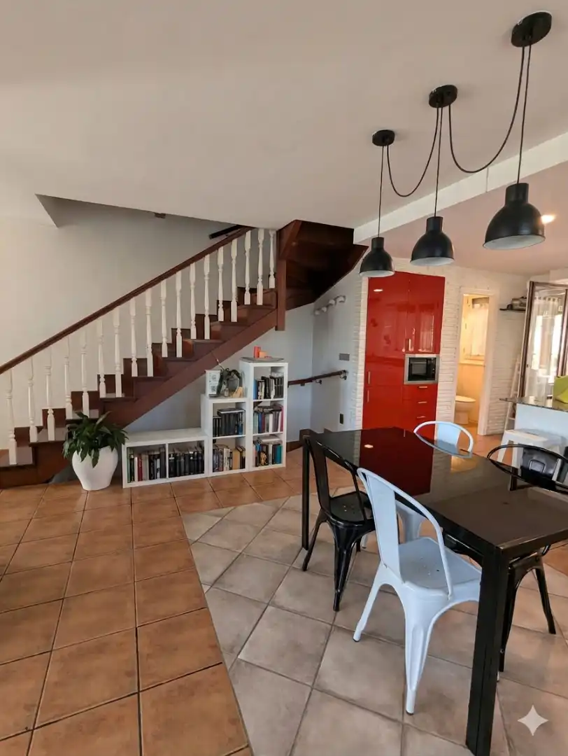 Esszimmer von Einfamilien-Reihenhaus zum Verkauf in Amorebieta-Etxano mit Privatgarten, Terrasse und Balkon