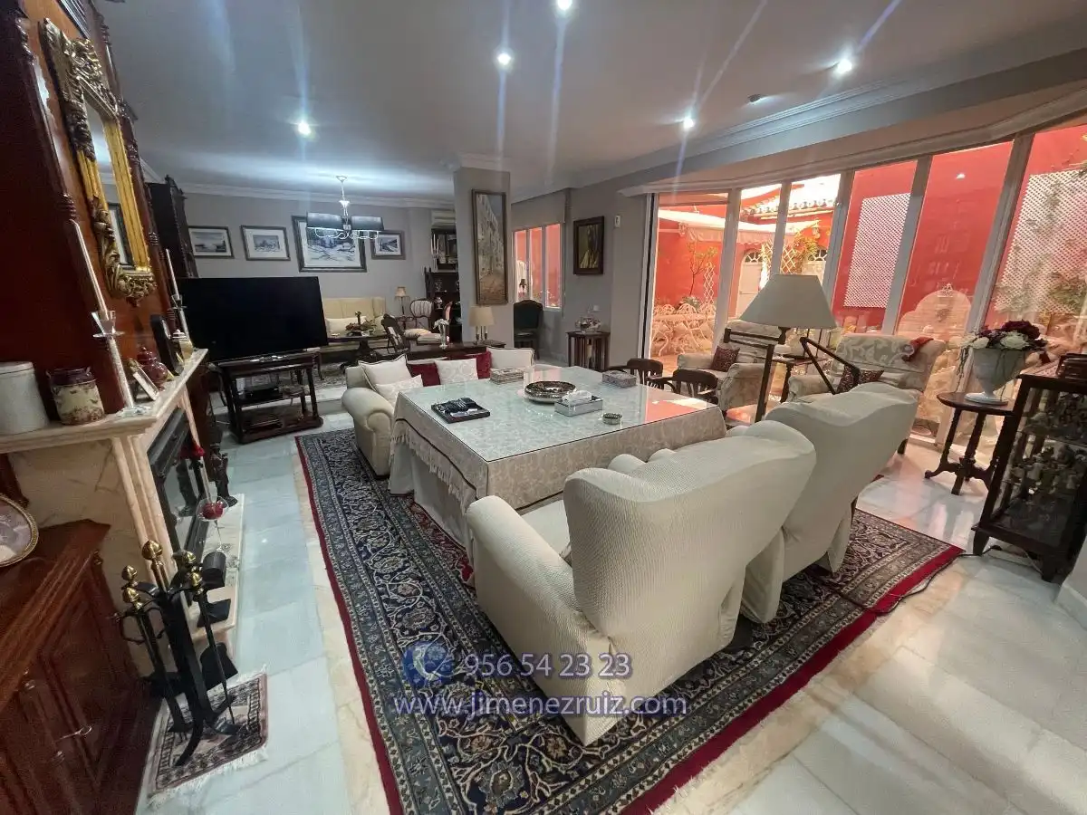 Sala d'estar de Casa o xalet en venda en El Puerto de Santa María amb Terrassa, Traster i Balcó