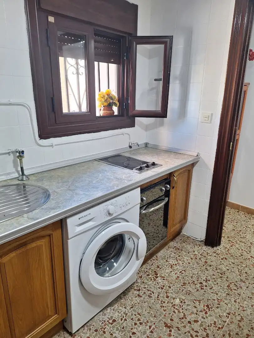 Küche von Einfamilien-Reihenhaus zum Verkauf in Granada mit Terrasse, Möbliert und Ofen