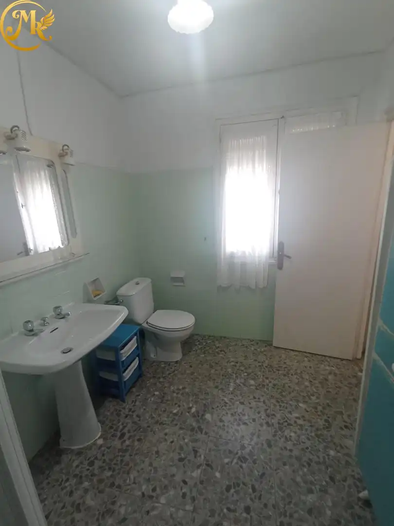 Bany de Casa o xalet en venda en Alfoz de Lloredo amb Jardí privat, Terrassa i Traster