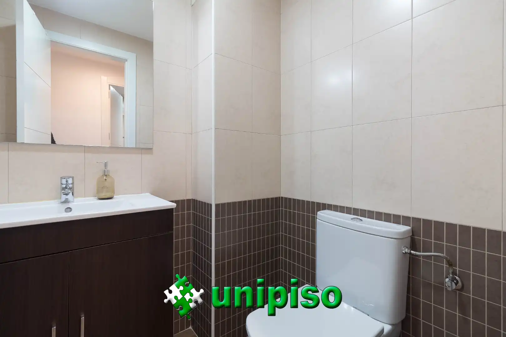 Bany de Pis en venda en Leganés amb Aire condicionat, Jardí privat i Piscina
