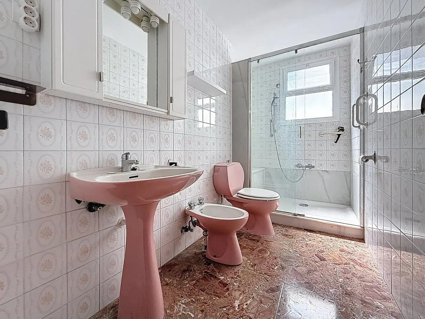 Baño de Ático de alquiler en Fuengirola con Terraza y Amueblado