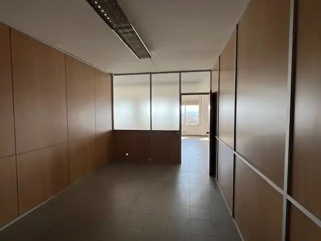 Oficina amb ascensor de lloguer a Ronda de ľEst, imagen 8