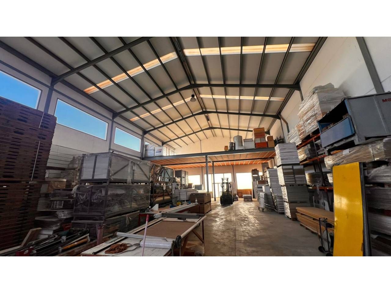 Industrial buildings for sale in La Gineta