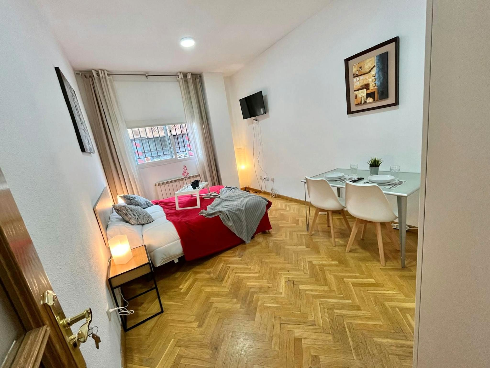 Bedroom of Flat to share in  Madrid Capital  with Heating, Private garden and Washing machine