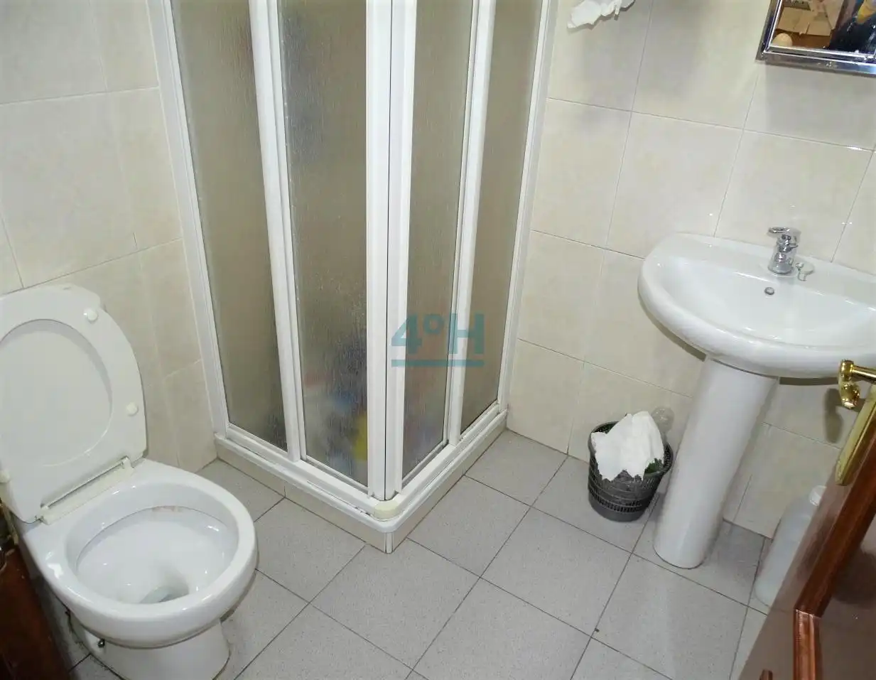 Bathroom of Office for rent in Ourense Capital   with Air Conditioner, Heating and Furnished