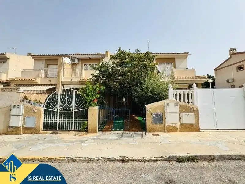 Bungalow amb piscina en venda a Nueva Torrevieja - Aguas Nuevas, imagen 3