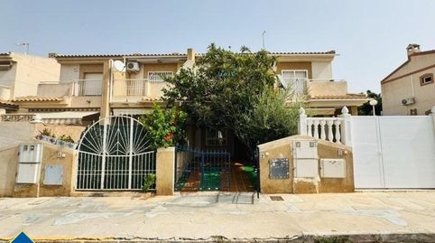 Bungalow con piscina comunitaria, en la provincia de Alicante, en la ciudad de Torrevieja, en Playa de los Locos. 3 habitaciones |, imatge 3