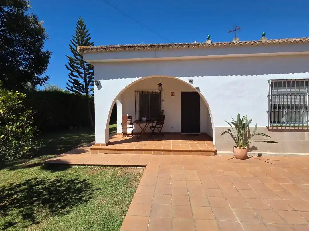 Jardí de Casa o xalet en venda en Espartinas amb Aire condicionat i Piscina