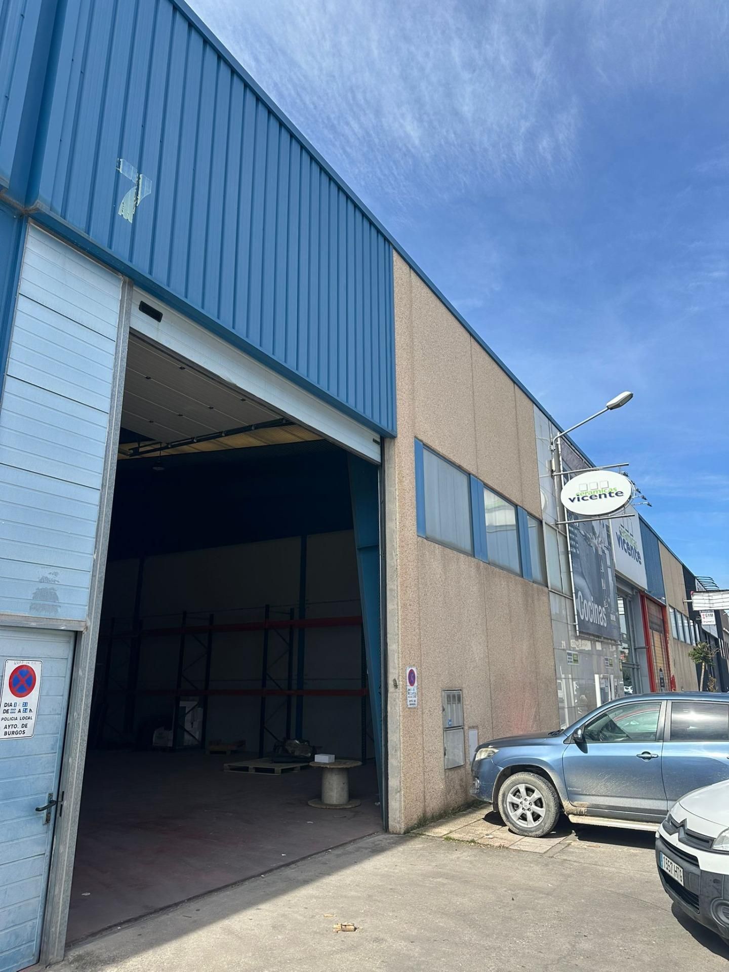 Außenansicht von Fabrikhallen zur Miete in Burgos Capital