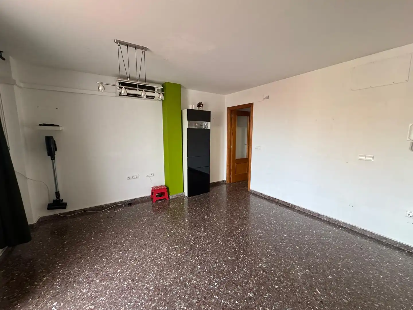 Sala d'estar de Àtic de lloguer en Riba-roja de Túria amb Aire condicionat i Terrassa