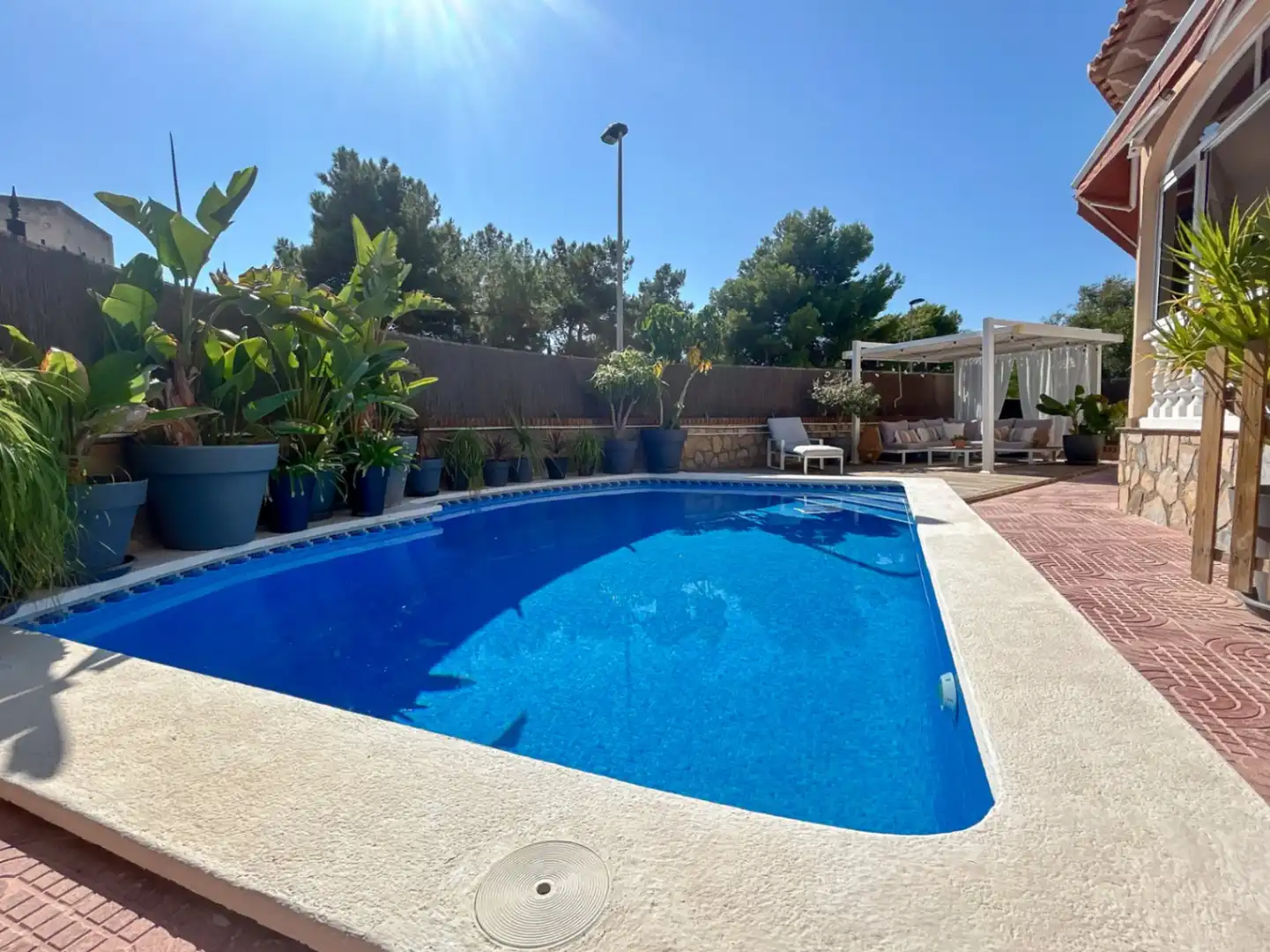 Piscina de Casa o xalet en venda en El Campello amb Aire condicionat, Calefacció i Jardí privat