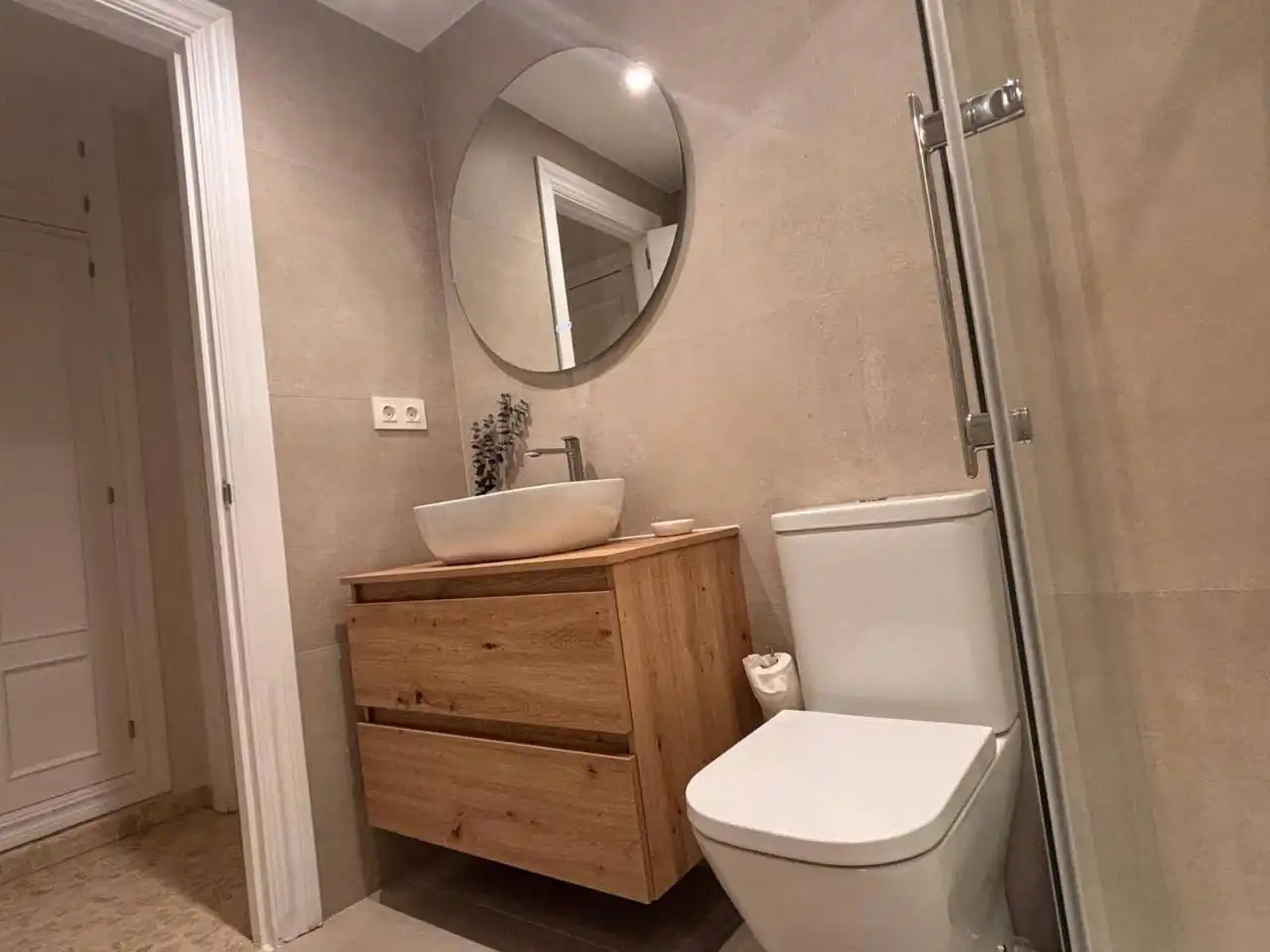 Bathroom of Study for rent in Roquetas de Mar  with Air Conditioner, Furnished and Balcony