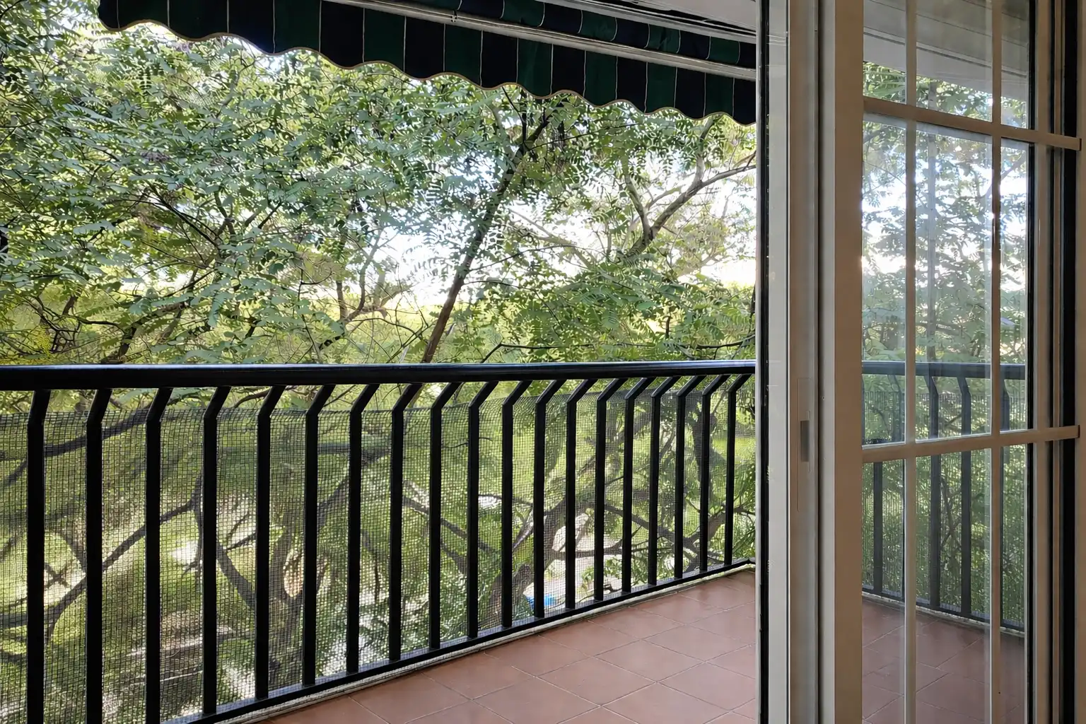 Apartament amb terrassa en venda a Estepona Pueblo