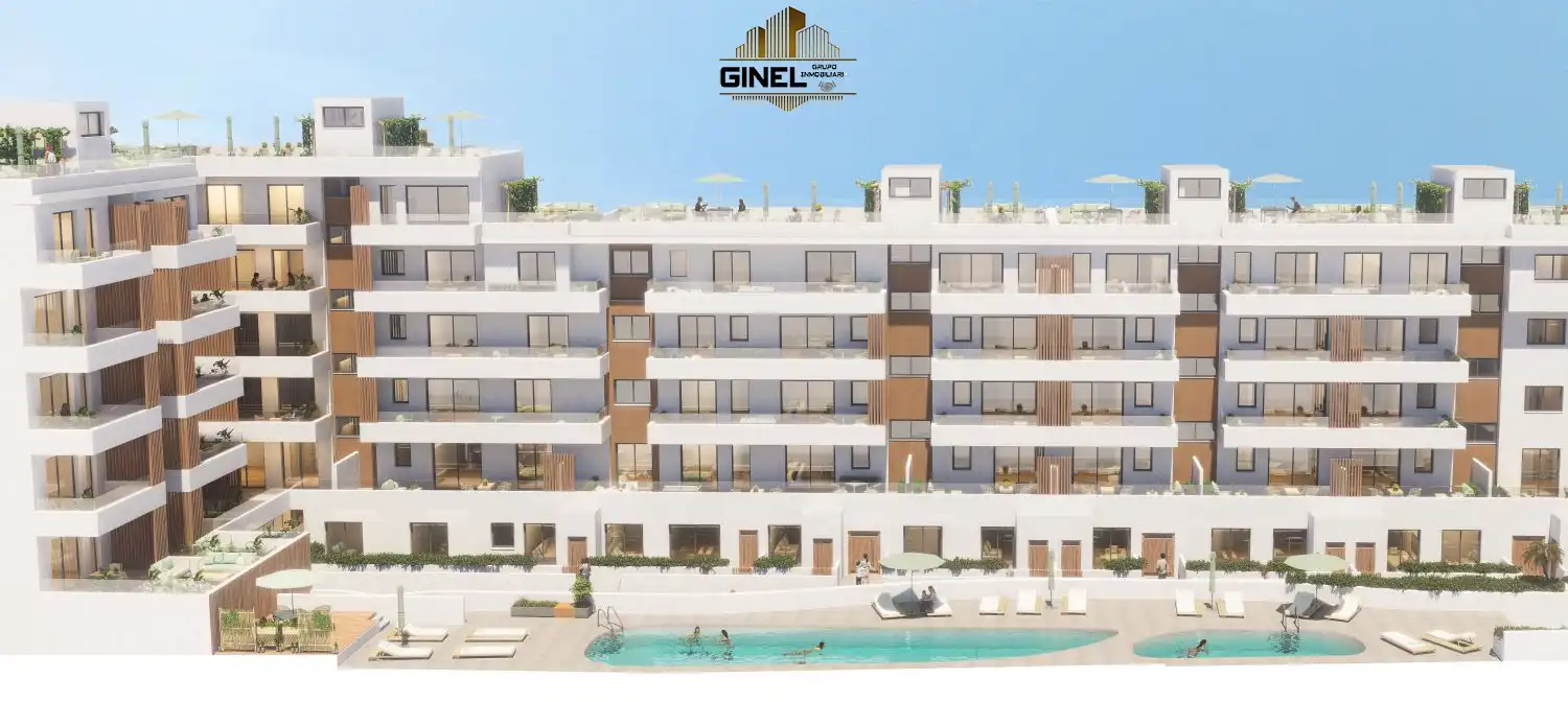 Vista exterior de Piso en venta en Roquetas de Mar con Aire acondicionado, Terraza y Trastero