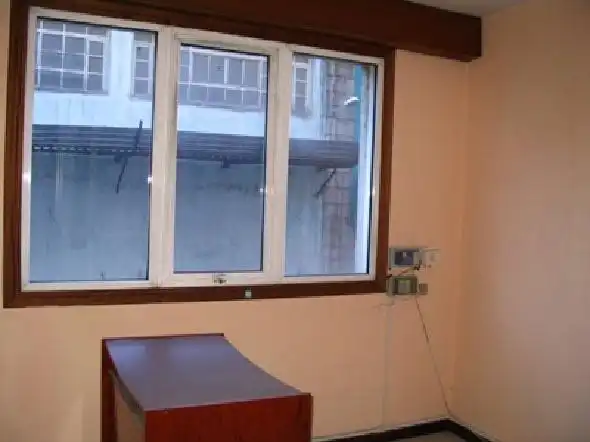 Dormitori de Oficina de lloguer en Vigo  amb Traster