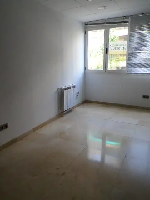 Office space with lift to rent in Calle General Vara de Rey 43