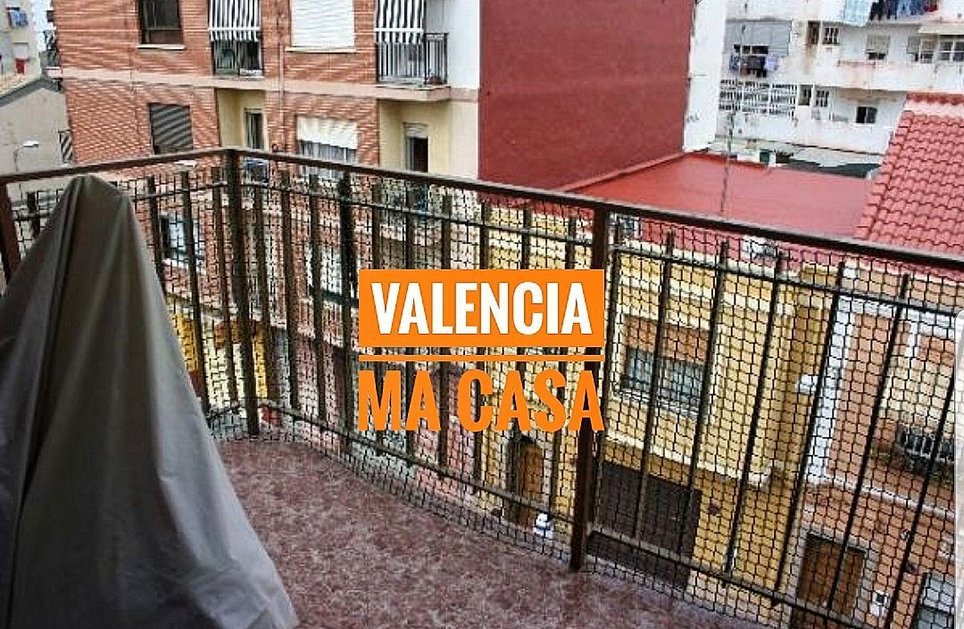 Exterior view of Flat to rent in  Valencia Capital  with Air Conditioner, Heating and Terrace