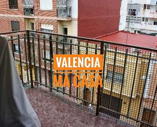 Exterior view of Flat to rent in  Valencia Capital  with Air Conditioner, Terrace and Balcony