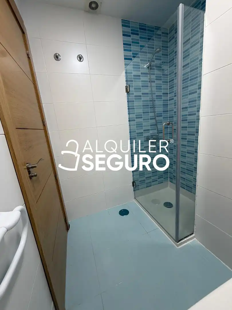 Piso de alquiler en Rafael San Narciso, Palomeras Bajas