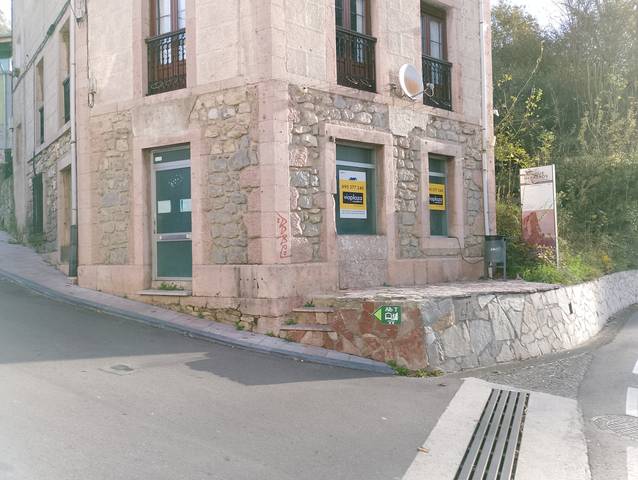 Local comercial en Venta en Plaza Ayuntamiento, 101A en Cabrales