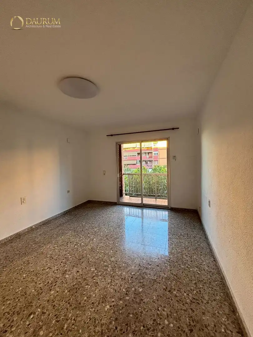 Flat with lift for sale in Emilio Lluch, imagen 2